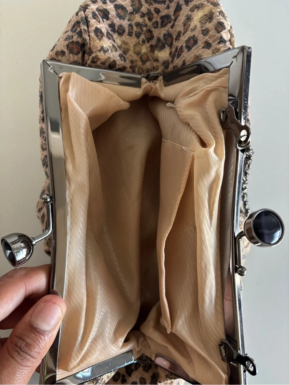 N/A secure clutch